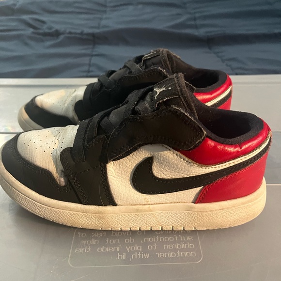 Nike Air Jordan Size 2 Y ALT Black Toe White Gym Red BQ6066-116 PS 1 Low Shoes - Picture 3 of 9